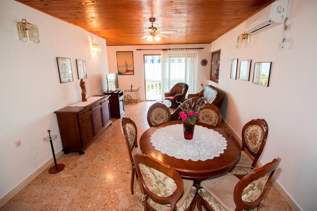 Villa Antonio Писак Екстериор снимка